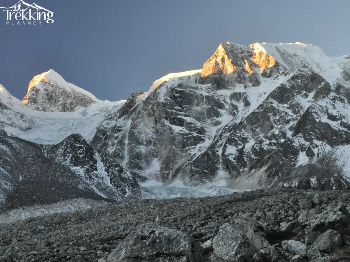 Manaslu Circuit Short Trek - 16 Days