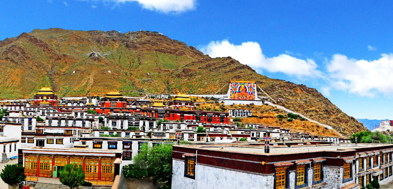 tasi-gompa-mononstry
