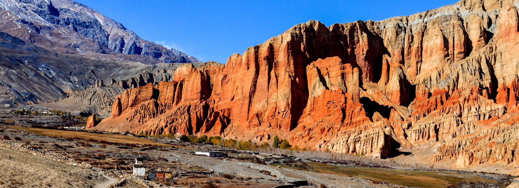 best tome to visit upper mustang