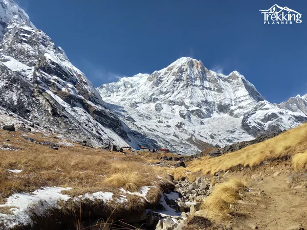 manang-valley-view.jpg Scenic view of Manang Valley on the Annapurna Circuit Trekking route