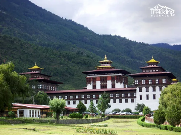 Tashichho Dzong in Thimphu featured on a Bhutan Tour.