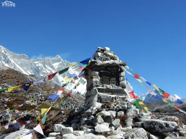 Manument From Everest Trek