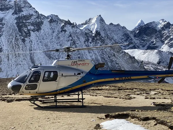 Helicopter Landing at Kalapathar