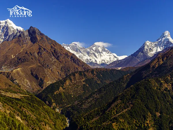 Sunrise over Mount Everest during the Everest Base Camp Trek combined with a canoe safari in Chitwan.