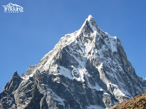 sunrise-view-cholatse-peak-everest-region