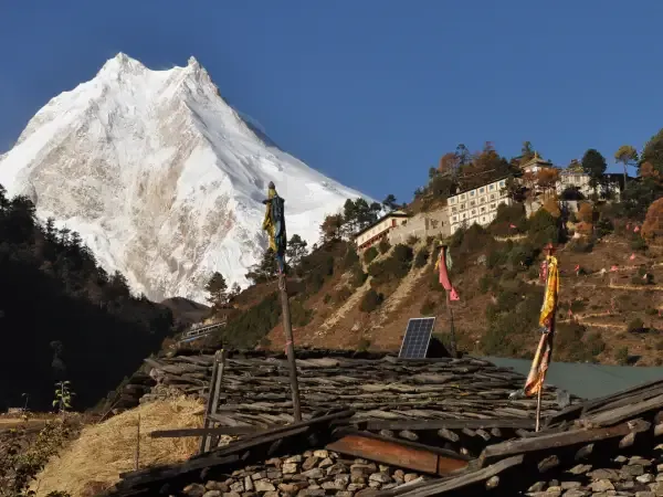 Manaslu Circuit Trekking With Larke La Pass